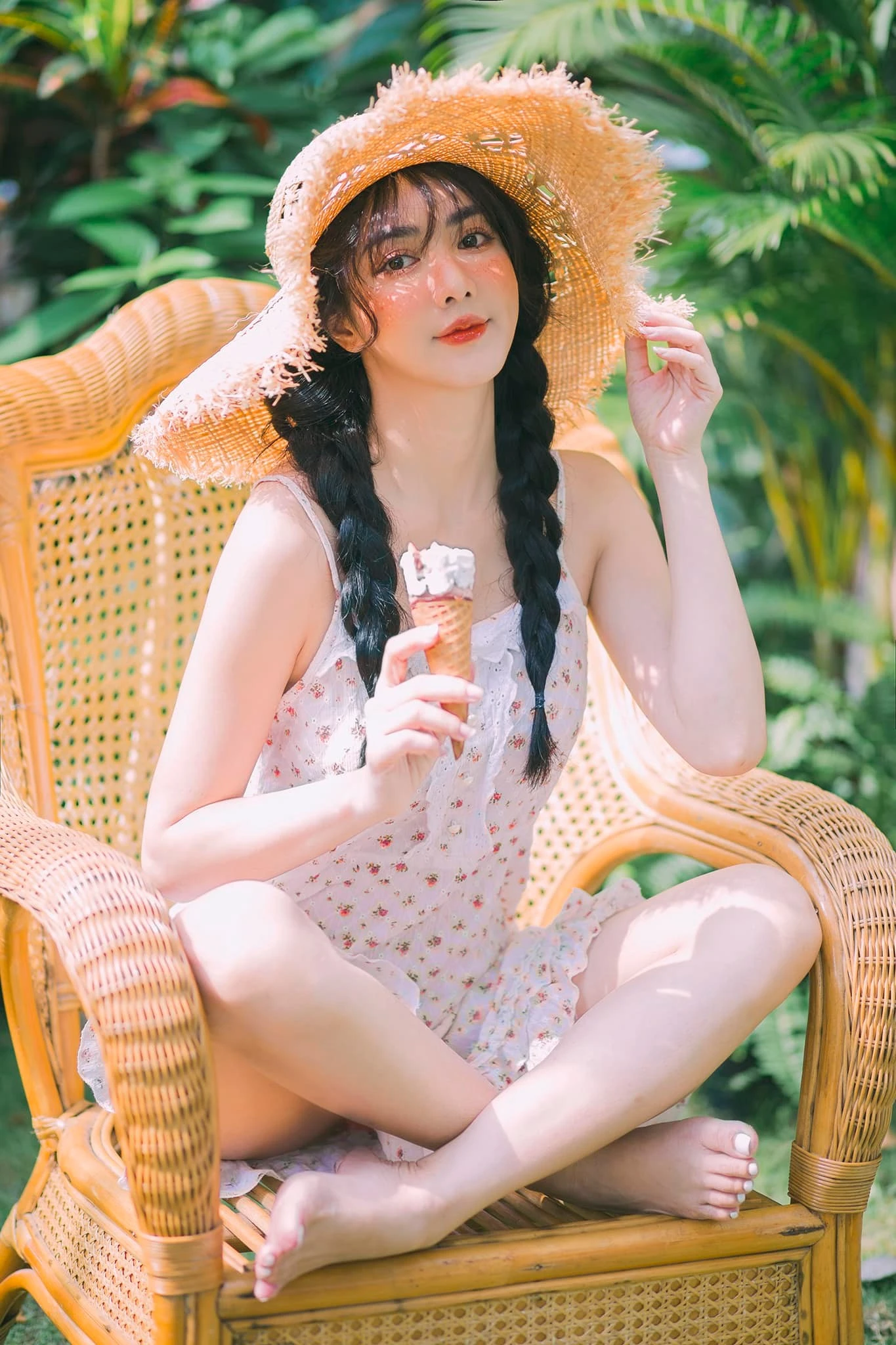 Hồ thị thùy linh 5