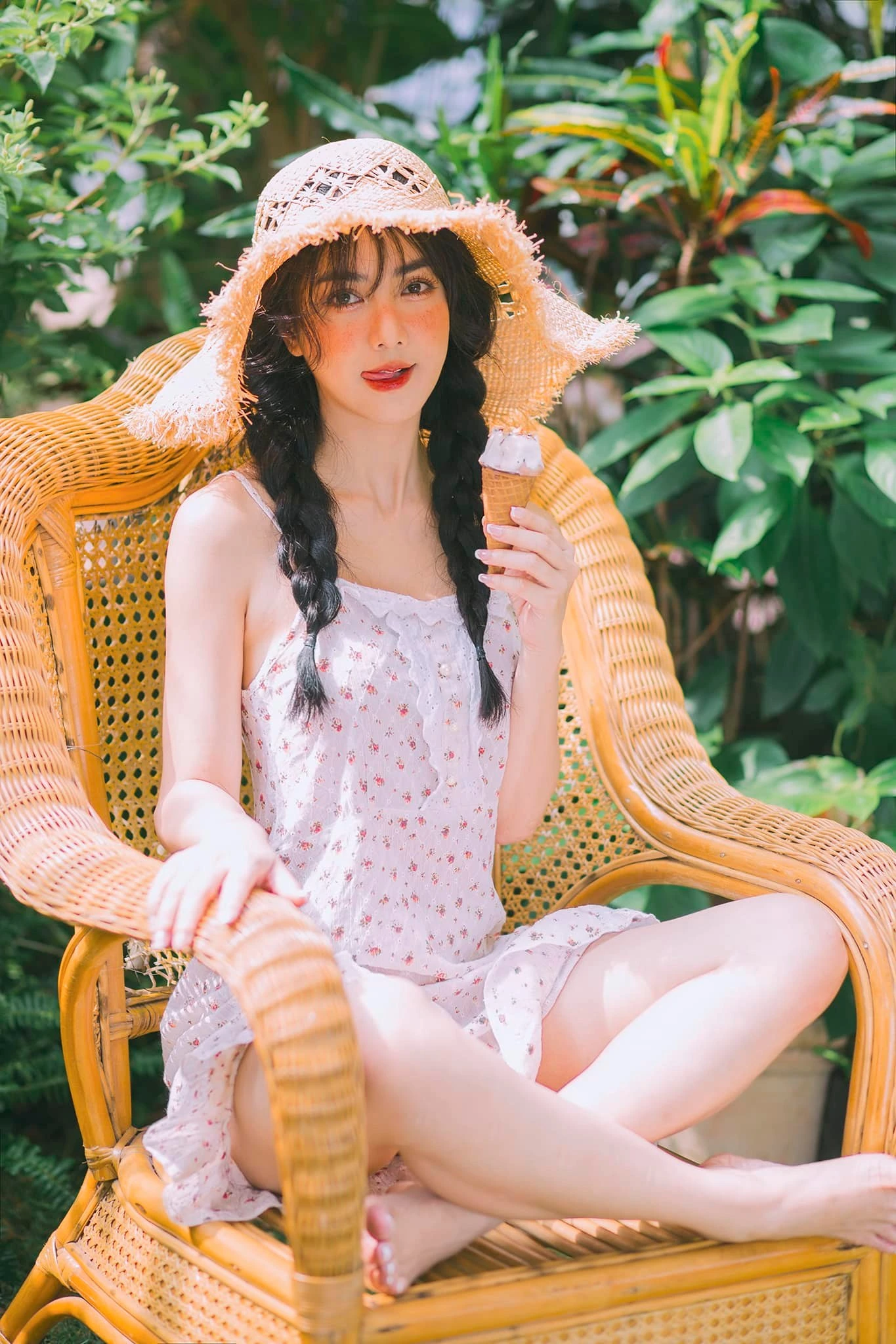 Hồ thị thùy linh 8