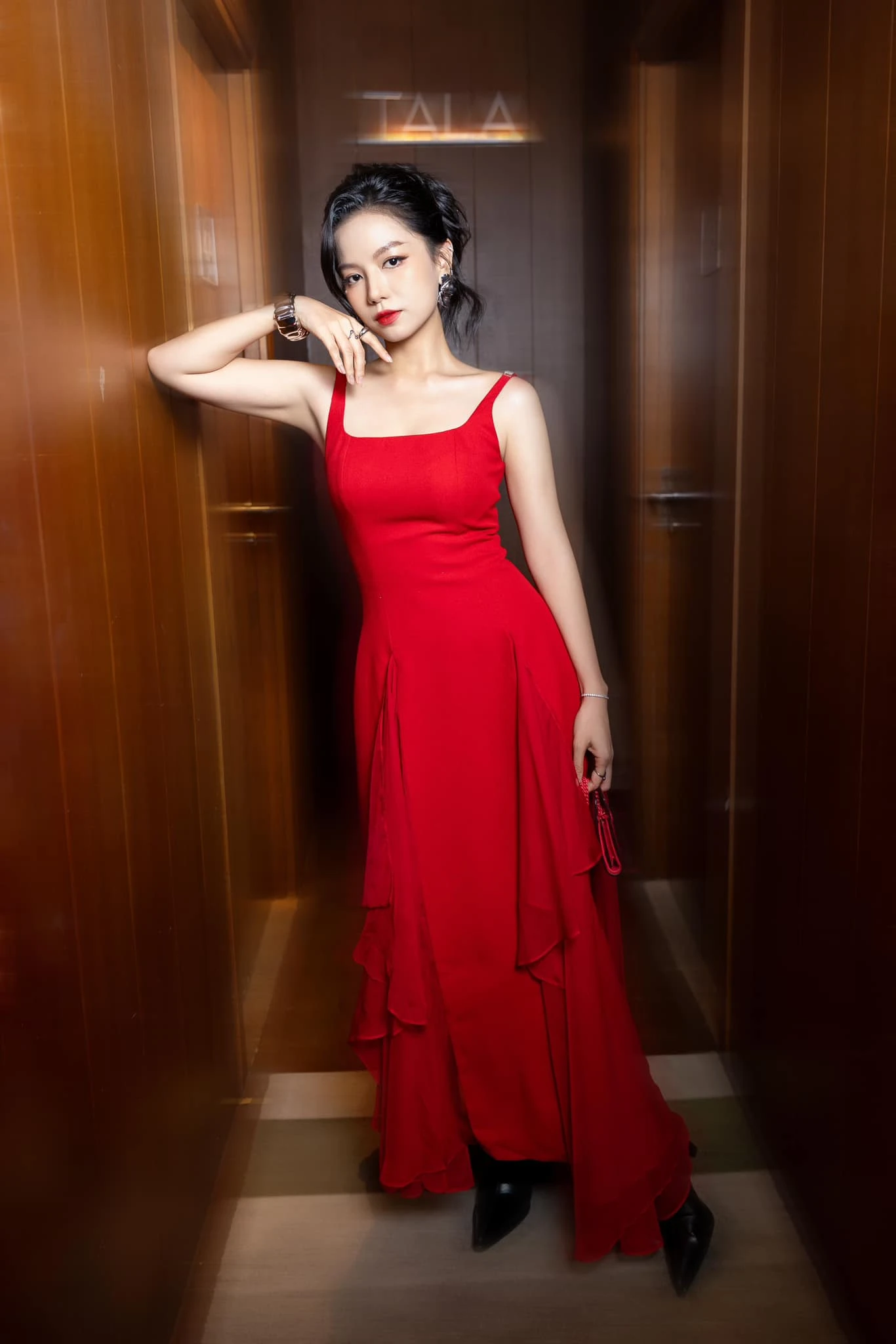 Lê hạ anh 4